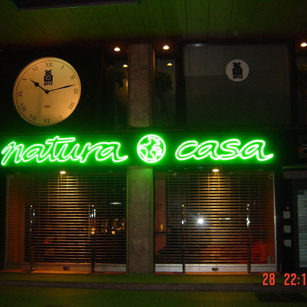 rotulo de neon natura casa