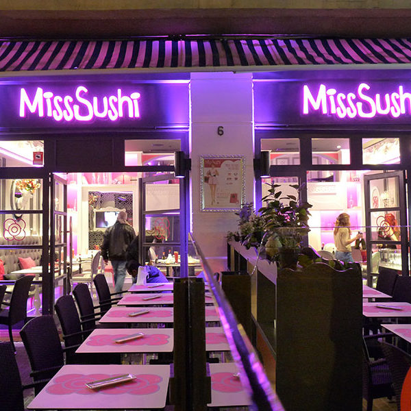 miss sushi rotulo corporeo iluminado con leds