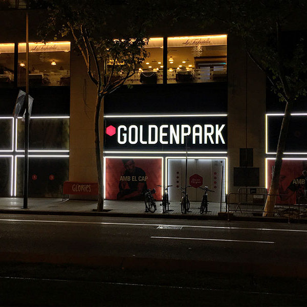 Instalación Rótulo luminoso Golden Park en Glorias